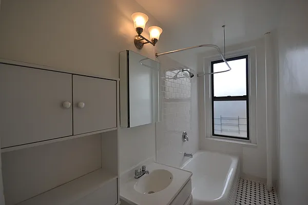 Rented by Silverstein Collection LLC  | media 16