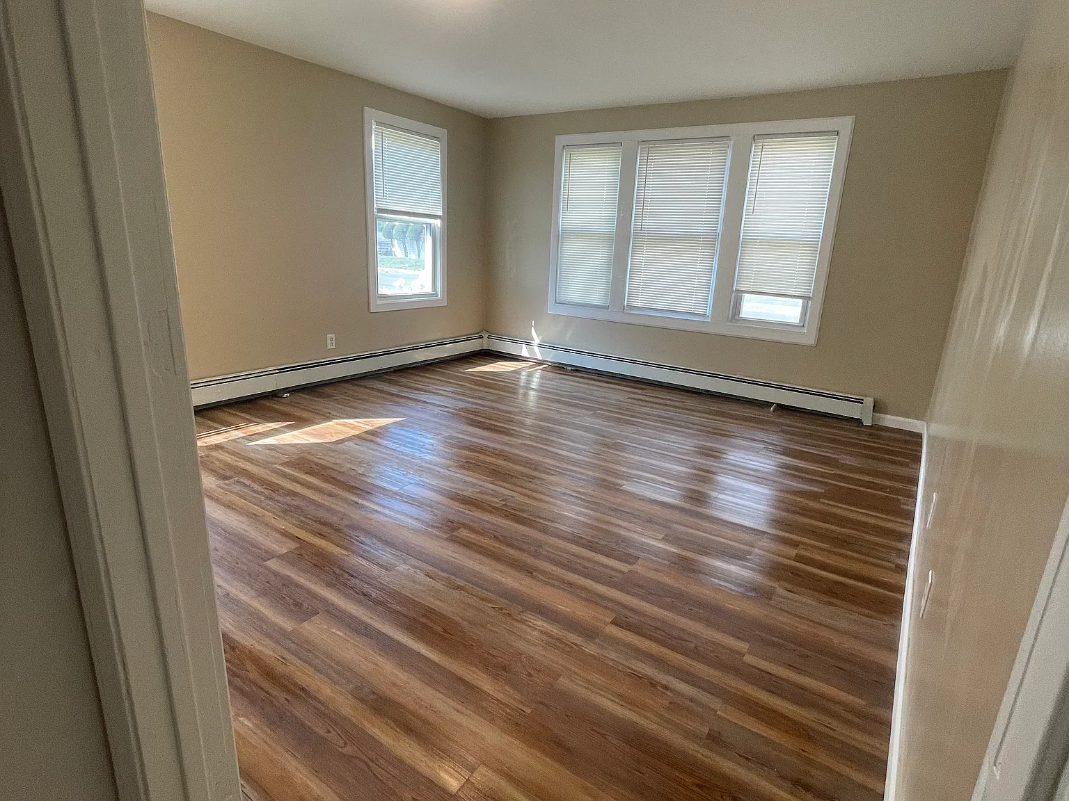 27 Whiting Rd — Photo 4