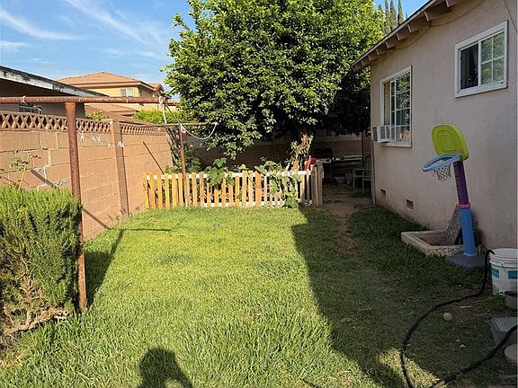 2nd image of 11823 Basye St