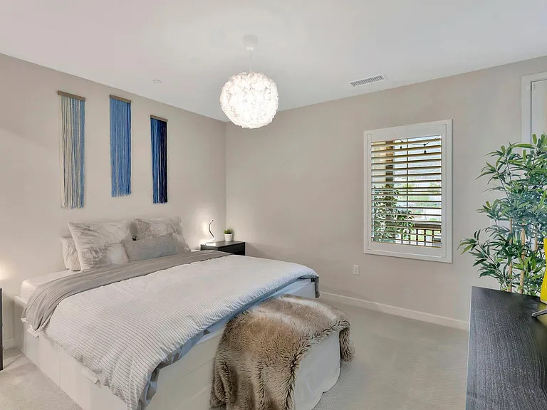 893 Blackstone Dr — Photo 12