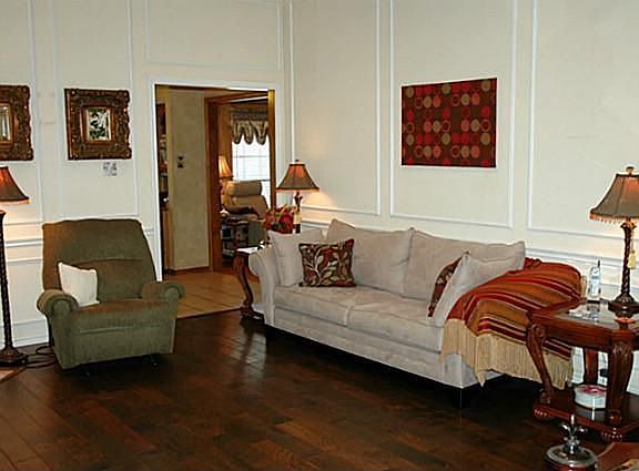 3rd image of 708 Greenway Dr
