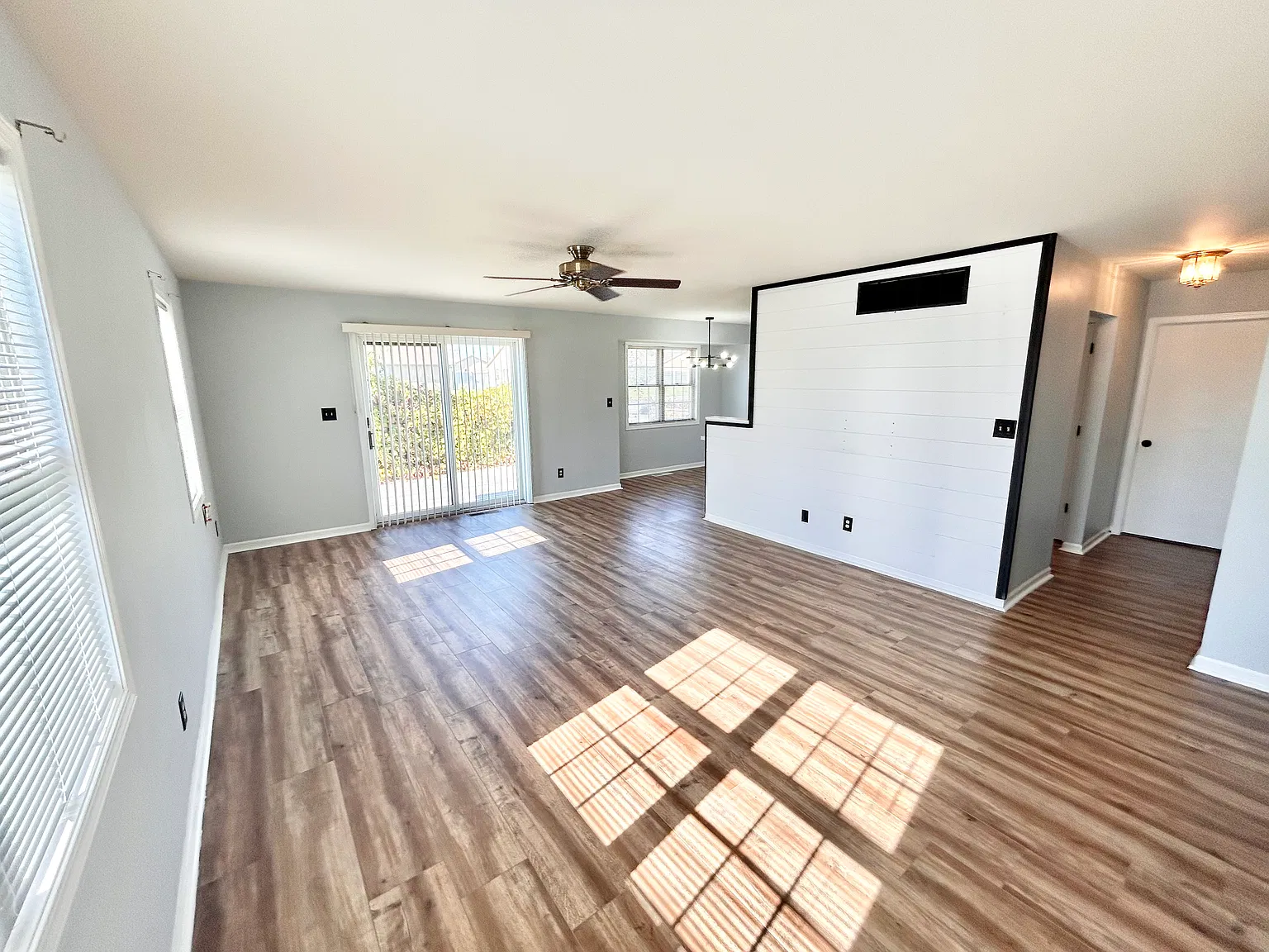 2 bed, 1352 sqft, $2,250 — Photo 3
