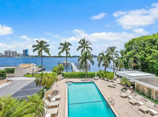250 Bradley Pl APT 202, Palm Beach, FL 33480