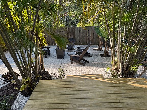5th image of 2110 Palm Beach Rd