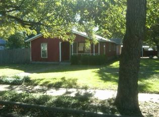 307 Dixon St, Cleburne, TX 76033