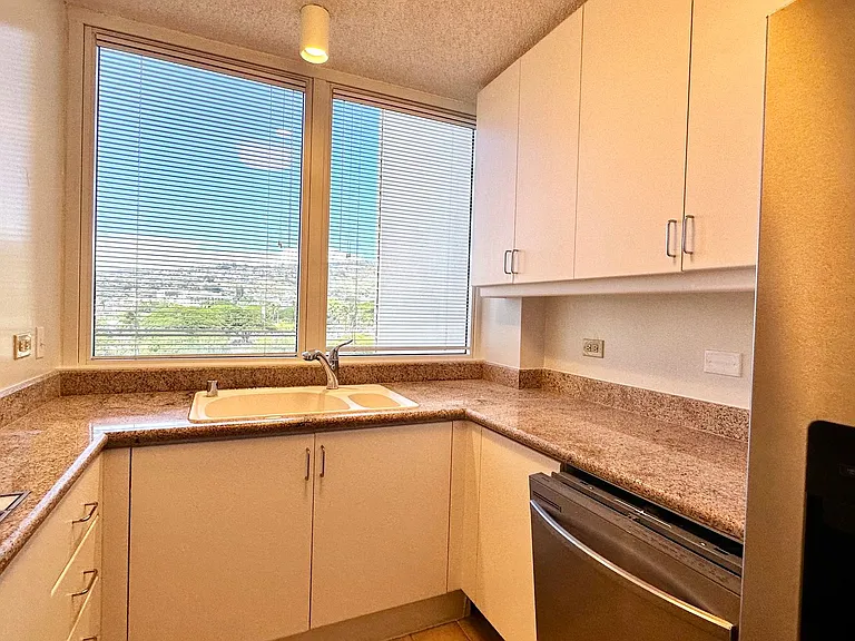 2047 Nuuanu Ave #1203 — Photo 11