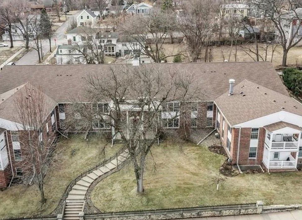 1st image of 408 3rd St N APT 205