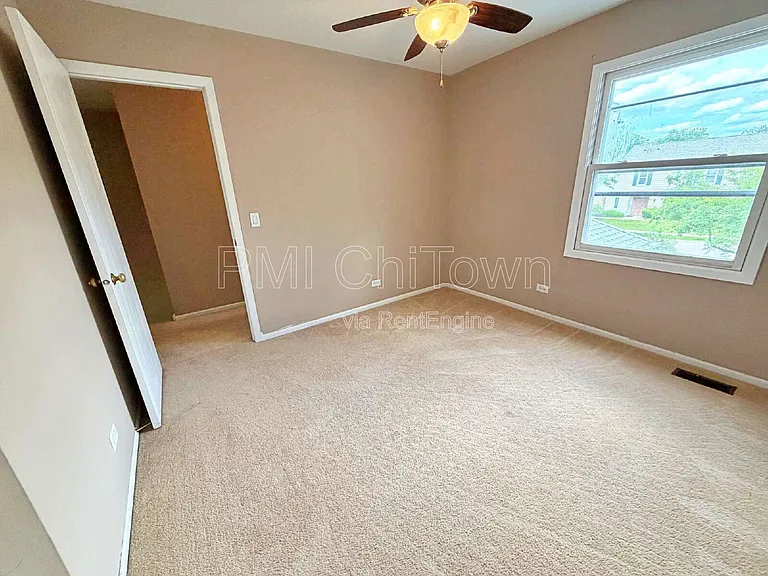 262 Greensboro Ct — Photo 17