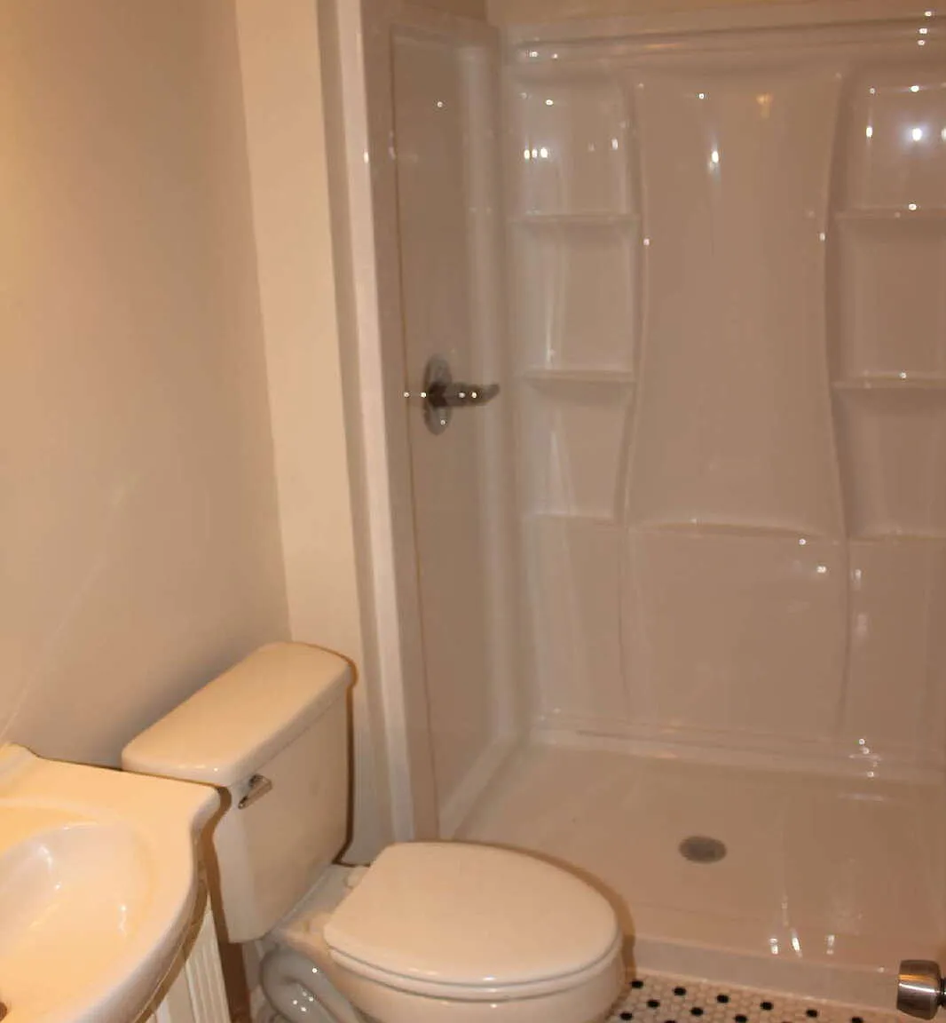3 bed, 1.5 bath, $1,750 — Photo 4