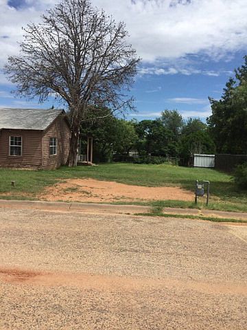 2nd image of 2307 29th St