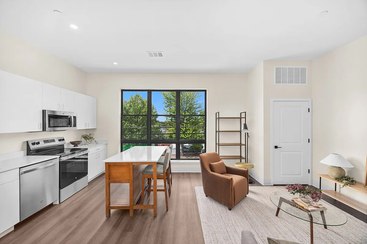 Floor plan 305