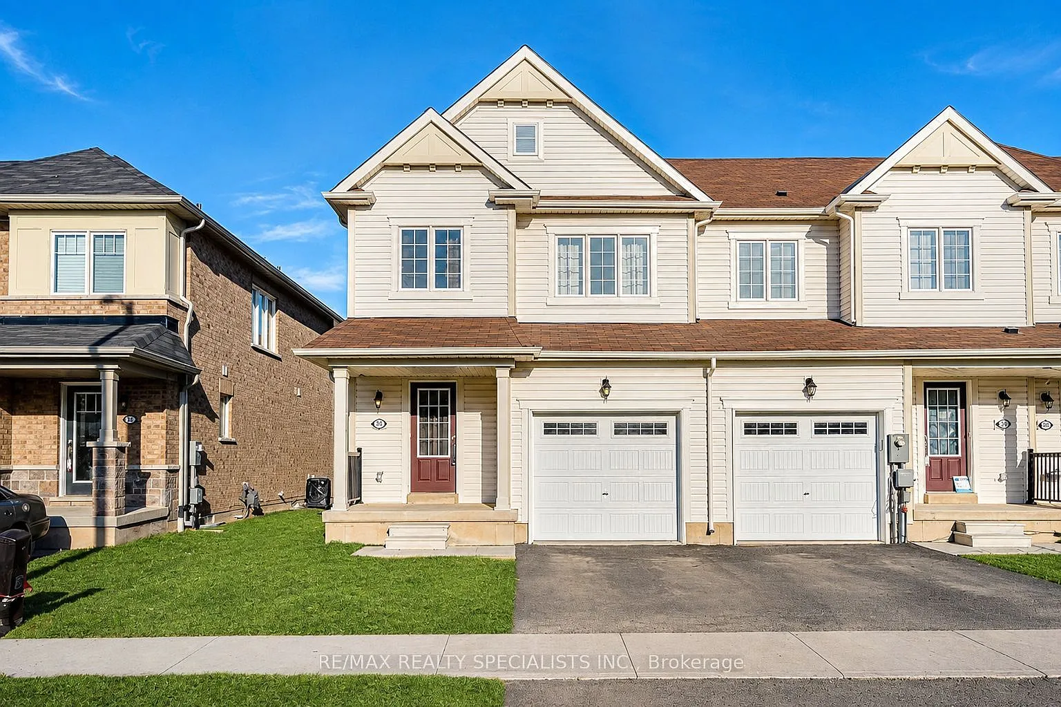 4 bed, $2,700 — Photo 1