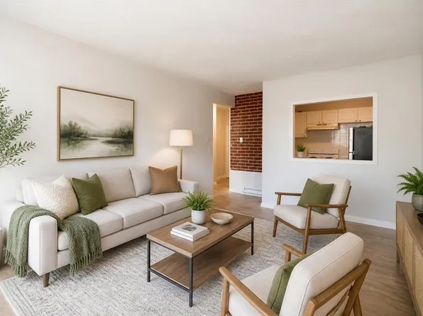 5 Beaver Park Rd APT 5, Framingham, MA 01702