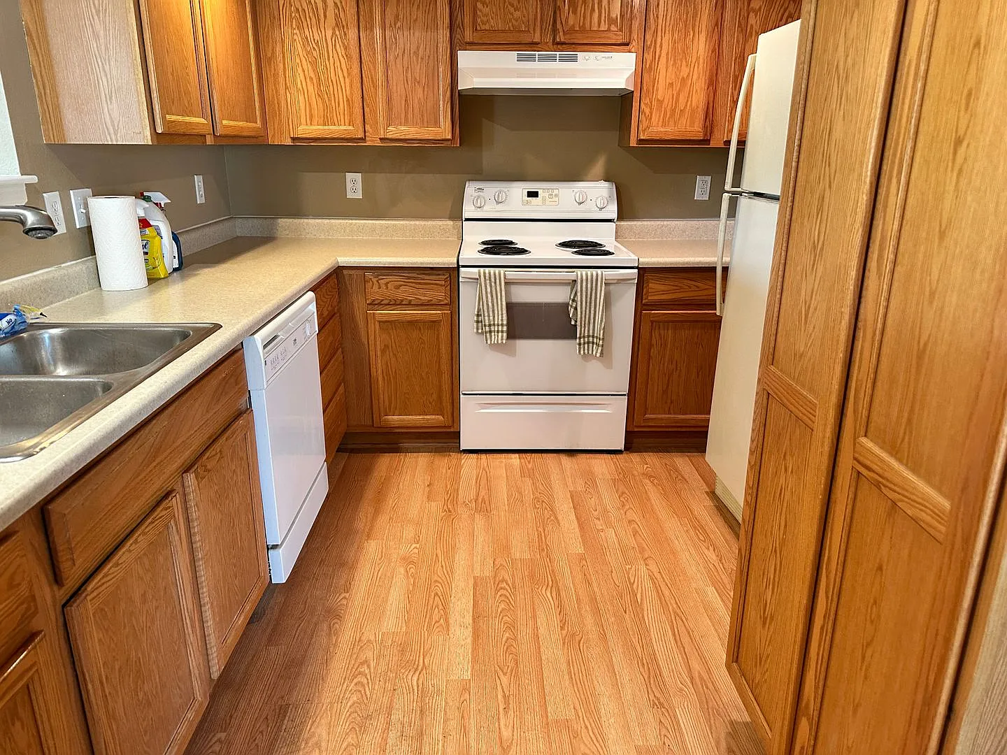 2 Story- Town house with basement — Photo 2