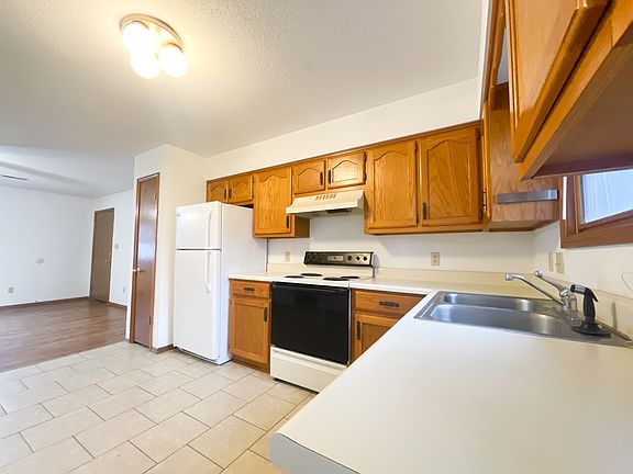 4th image of 1589 Belair Dr