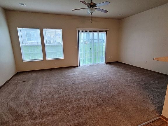 3rd image of 10333 Sloan Ave