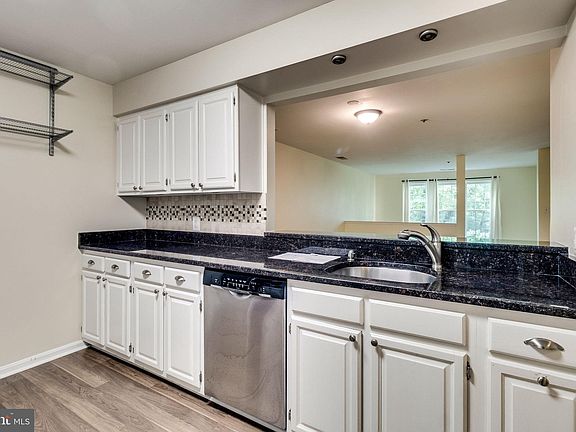 5th image of 240 S Reynolds St APT 306