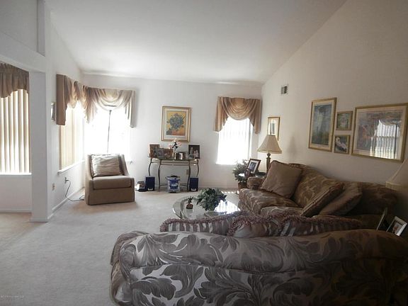 3rd image of 1141A Canterbury Dr