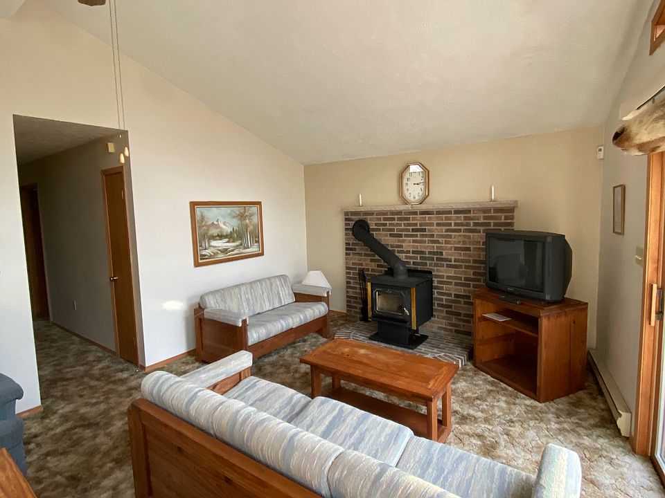 2nd image of 2018 Sierra View Dr
