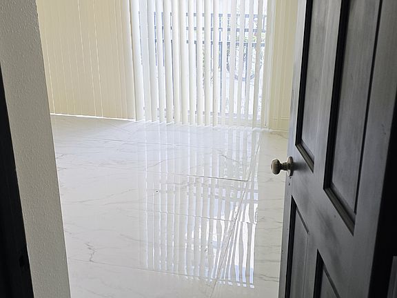 2nd image of 2230 E Ocean Blvd #15