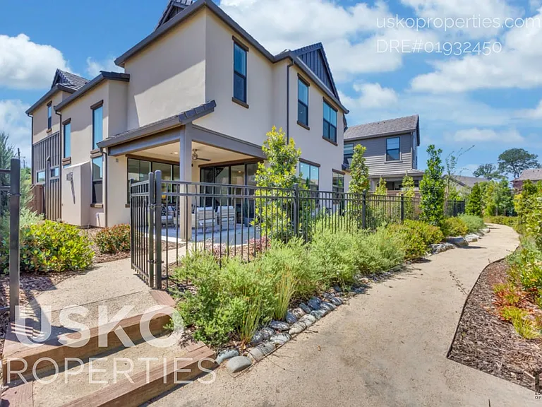 7095 Soleil Way — Photo 49