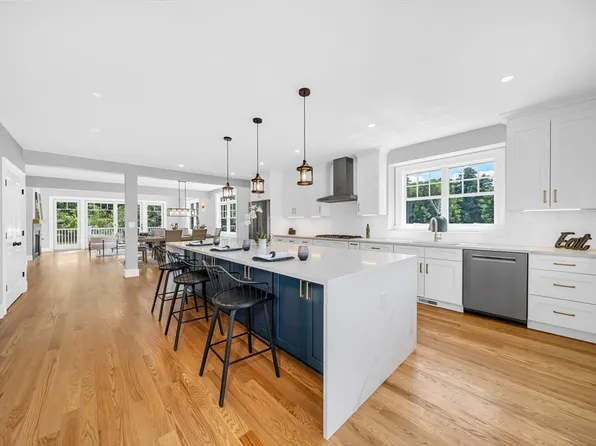 11 Adams Ln #11, Sherborn, MA 01770