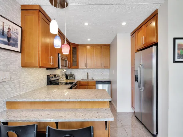 162-40 9th Ave #8C, Beechhurst, NY 11357