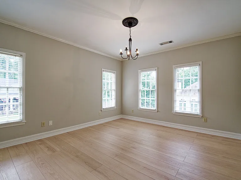 1150 Goodwin Pl NE — Photo 19