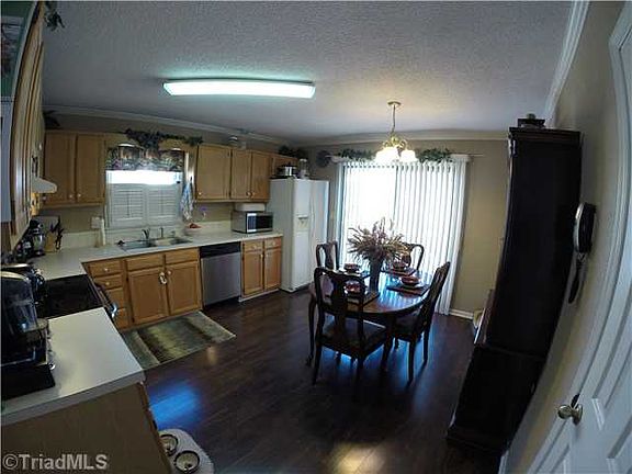 4th image of 709 Woodbury Knolls Dr