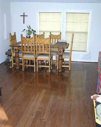 5th image of 3908 Moulton St
