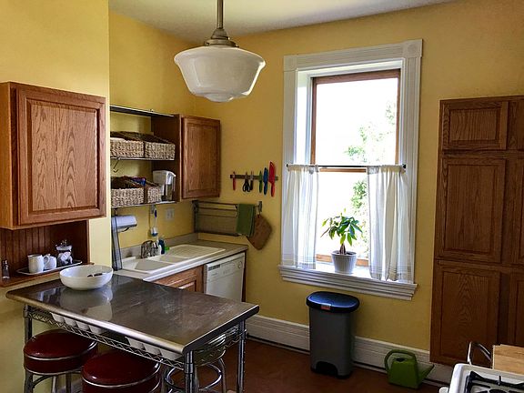 2nd floor: kitchen