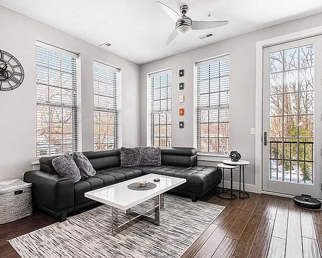 3 bed, 3.0 bath, 1263 sqft, $2,699 — Photo 3