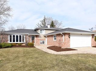 7706 Sawyer Rd, Darien, IL 60561