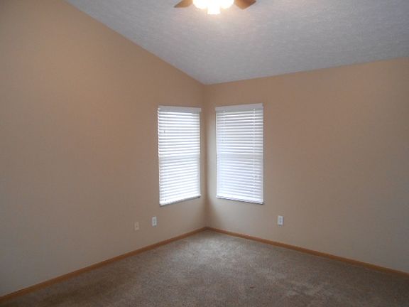 4th image of 1133 Lake Forest Dr