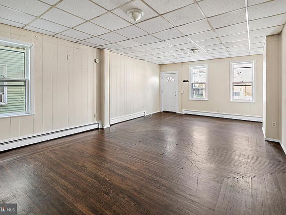 4th image of 111 Adeline St