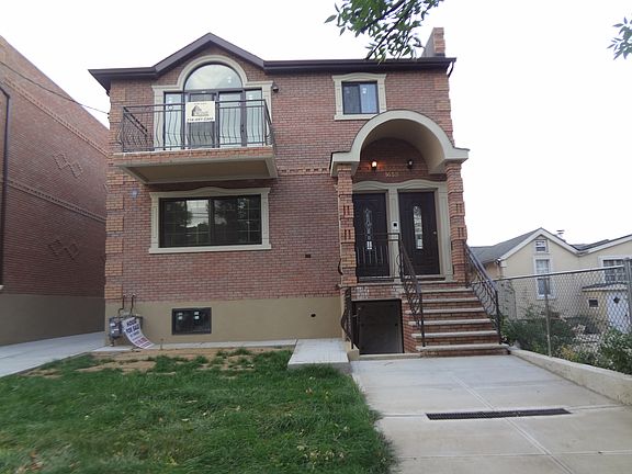 2nd image of 701 N Oak Dr