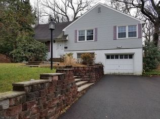25 Pine Grove Rd, Berkeley Heights, NJ 07922