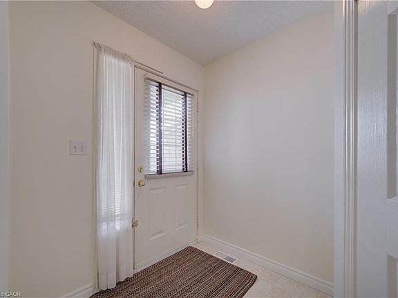 4th image of 1064 Copper Leaf Cres