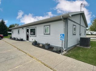 935 Bryant St, Louisville, IL 62858