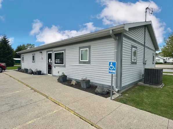 935 Bryant St, Louisville, IL 62858