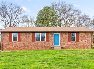 617 Overton Dr, Clarksville, TN 37042