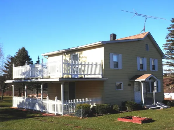 714 Adams Pond Rd, Beach Lake, PA 18405