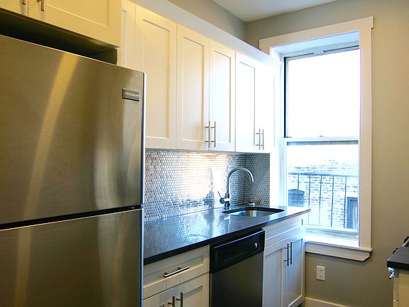 Eat-in Kitchen