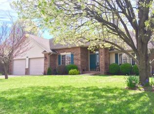 1602 E Highview Dr, Ozark, MO 65721