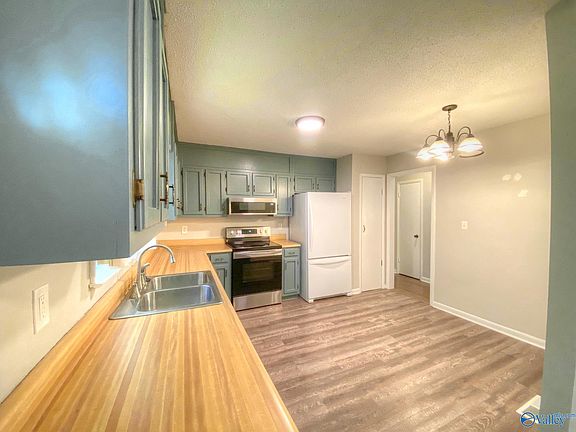 3rd image of 1002 Sharpsburg Dr SE