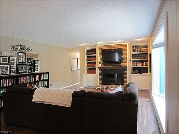 3rd image of 13524 Suncrest Ct