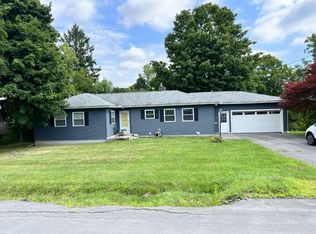 4 Westwood Ln, New Hartford, NY 13413