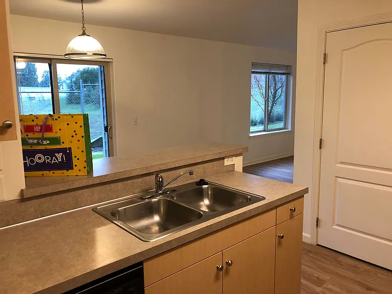 Falcon Ridge Apartments — Photo 13