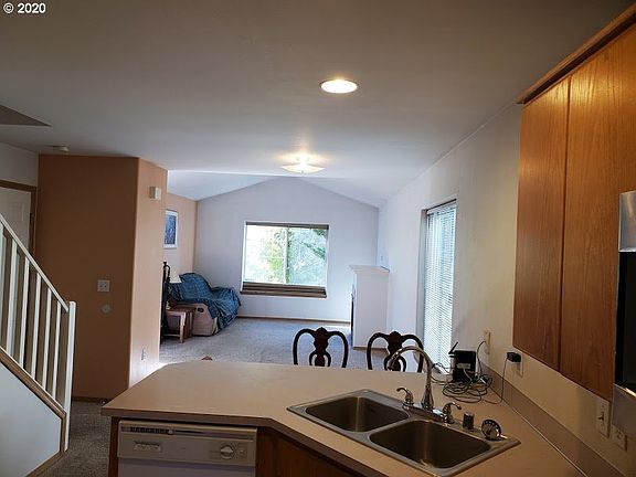 5th image of 5307 NE 85th Ave