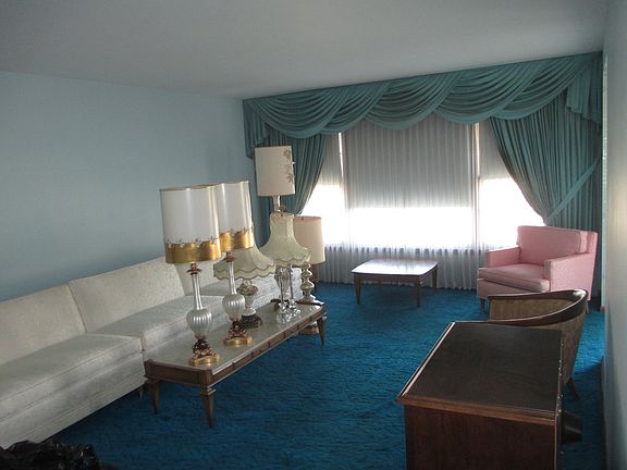 2nd image of 512 Crandon Ave